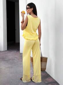 RueChic Ensemble 2 pièces en tricot pour la plage : top sans manches à col en V, ourlet volant ajouré, et pantalon large en tricot transparent avec ourlet ajouré, pour des vacances décontractées