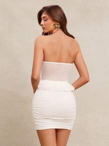 L'Amorae Parte superior con corpiño sin tirantes de malla blanca con fruncidos laterales y volantes en la cintura para mujer