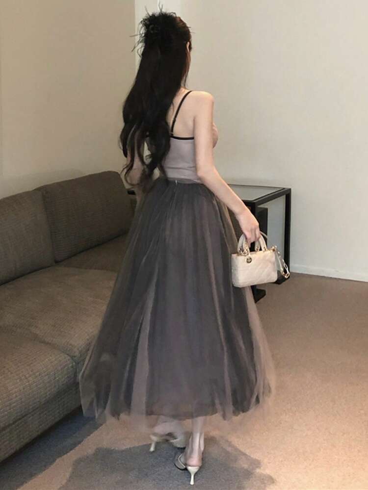 2 Pieces Set Women Spaghetti Strap V-Neck Top And Mini Skirt, Simple & Fashionable, Suitable For Summer