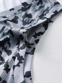 Manfinity LEGND Men's Slim Fit Leopard Print Crew Neck Sleeveless Top, Summer Music Festivals Muscle Shirts For Men - Multicolor - View 4