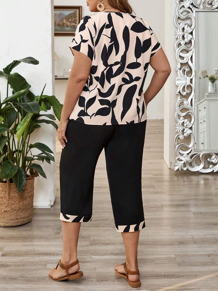 2 Pieces/Set Plus Size Women's Short-Sleeved Round Neck Shirt And Capris For Women, Round Neck Short Sleeves Pocket Stitching, Matching Sets Women, Simple And Fashionable, Suitable For Summer, Vacation Two Pieces Set, Going Out Tops Women, Rave Outfit, Easter Outfit Curve,Spring