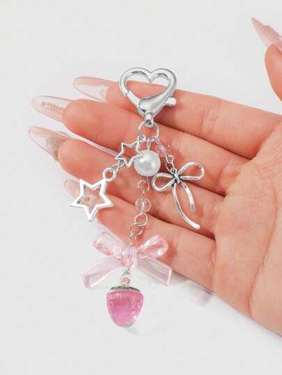 Kawaii 1 pieza Estilo Ins Colgante de llave minimalista y delicado con estrella hueca, moño y fresa de resina con perla falsa, versátil para uso diario de niñas y mujeres, regalo ideal