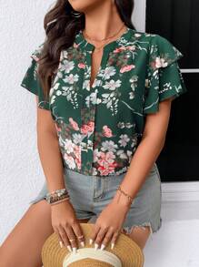 SHEIN Blusa de mujer de talla grande con cuello en V, manga con volantes y estampado floral para vacaciones - Verde Oscuro - Ver 7