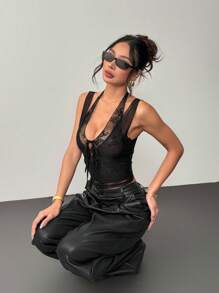 SHEIN Essnce Crop top estivo in stile Y2K in maglia nera semitrasparente con inserti in pizzo