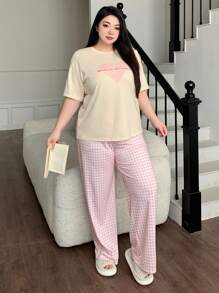 Dazy Plus Bedruckter Schlafanzug-Set aus weiter Passform Kurzarm-Top und Pyjamahose für Zuhause