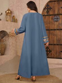 Al Najma 女士春夏 3D 花卉提花阿拉伯传统长袍，端庄 - 霧霾藍 - 查看 2