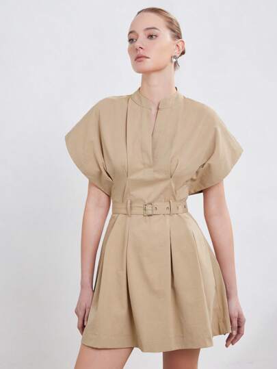 Aveloria Modichic 新款时尚欧美简约优雅高级通勤女式立领圆领宽松盖袖褶饰设计修身 A 字裙配腰带