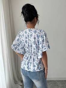 Selianne 女士春夏法式优雅休闲通勤度假下午茶花卉印花 V 领收腰褶皱鱼尾泡泡袖衬衫 - 藍白色 - 查看 2