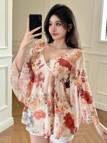 DAZY Blusa casual de verano para mujer con escote en V, estampado retro de flores ditsy bohemio todo sobre, y mangas 3/4 con volantes