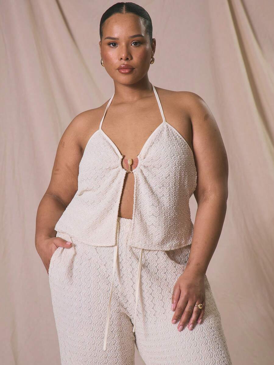 MUSERA Top court texturé à encolure montante avec détail d'anneau et fente sur l'ourlet, pour les vacances, élégant, grande taille - Crème - Voir 1