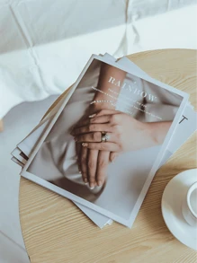 SHEIN 1 pieza Fondo fotográfico minimalista tipo revista inglesa, prop para fotografía, transmisión en vivo o exhibición de estilo callejero, mejor regalo de cumpleaños para decoración del hogar - Multicolor - Ver 4