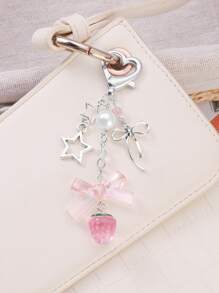 ROMWE Kawaii 1 件时尚精致简约空心星形蝴蝶结仿珍珠草莓树脂吊坠钥匙扣，适合女孩女士日常佩戴，理想礼物