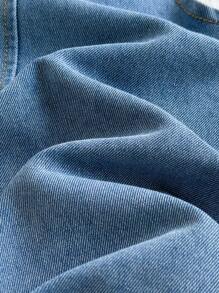 Vintaside Kids Baby Jungen Sommer Rundhals Kurzarm gestreiftes Lässig T-Shirt kombiniert mit Jeans-Latzhosen, geeignet für den Alltag, Lässig, Outdoor-Aktivitäten und Veranstaltungen. Das einfache und bequeme Design verleiht eine entspannte, stilvolle Erscheinung.