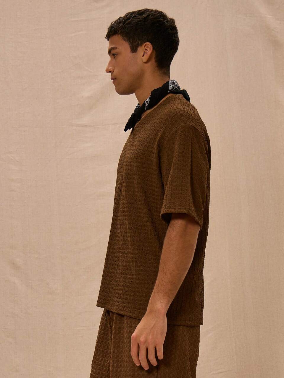 Chemise tissée à manches courtes, col châle, jacquard col V