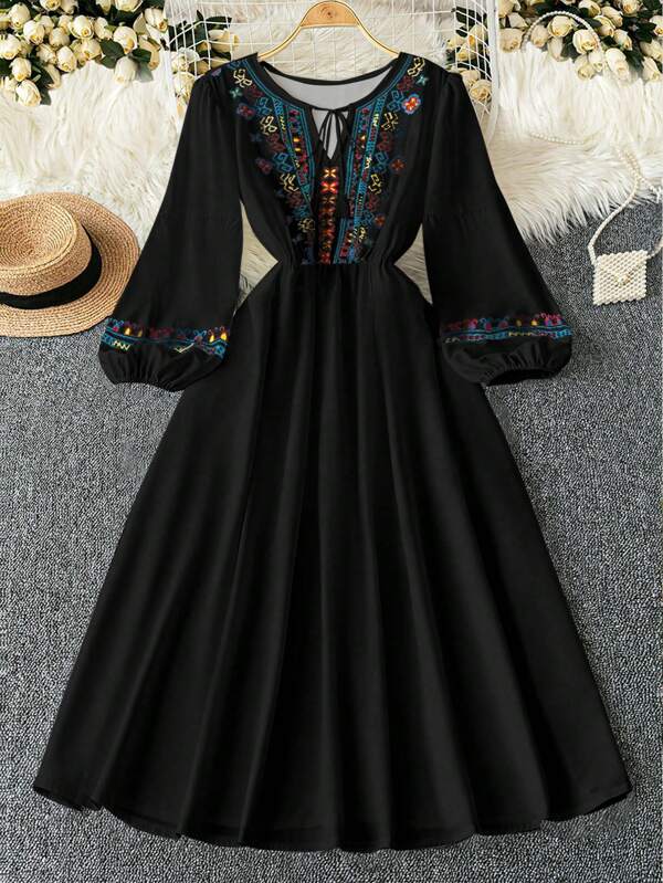 SHEIN Unity 大码度假印花流苏系腰泡泡袖中长连衣裙