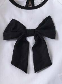 SHEIN 2 件装女童（幼儿）白色插肩袖蝴蝶结上衣和牛仔裤套装，夏季时尚休闲装 - 白色 - 查看 4