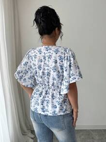 Roveilla 大码女式优雅花卉 V 领收腰 A 字短袖衬衫，适合正式、休闲、工作、旅行、乡村风格、音乐节 - 藍白色 - 查看 2