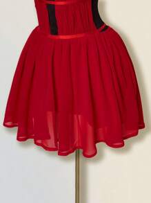 SHEIN ICON Robe de slip mini dos nu évasée surdimensionnée avec profond décolleté en V