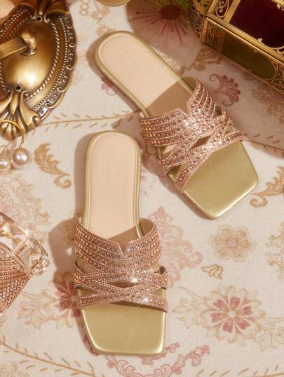 CUCCOO TILAWA Women's Red Fashionable Metal Buckle Flat Sandals