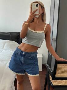 DAZY 女士蕾丝边拼接牛仔短裤 Y2k Jorts - 中等水洗藍 - 查看 6