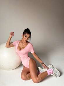 Easithlete 女士镂空性感无缝运动连体裤 - 粉色 - 查看 5