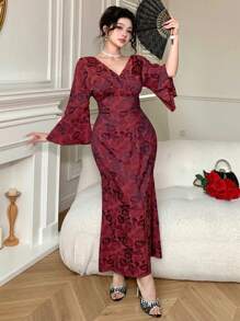 DAZY Đầm midi họa tiết hoa thanh lịch Encore Red Vacation Slim-Fit, có họa tiết hoa, cổ chữ V, tay chuông và thiết kế thắt eo - Đỏ - Xem 2