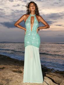 Opulessa Women's Green Sequin Halter Maxi Dress: Sleeveless Knitted Party Dress With Plunging Neckline And Contrast Sequin Detail - Green - View 3