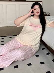 Dazy Plus Bedruckter Schlafanzug-Set aus weiter Passform Kurzarm-Top und Pyjamahose für Zuhause