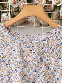SHEIN LUNE Robe à imprimé floral élégante et décontractée pour femmes, toutes saisons, en tissu confortable. Col rond, manches courtes, taille élastique et ourlet évasé. Polyvalente, convient pour le travail, les voyages et les vacances. Tailles plus. Base blanche avec fleurs multicolores - Blanc - Voir 4