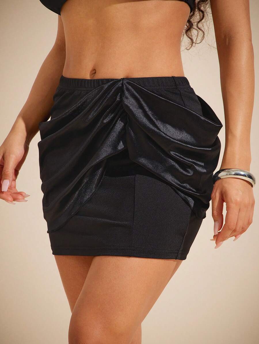 Vixey Jupe mini drapée en jersey contrasté satin, tenues de printemps, tenues d'été pour femmes, tenues de club pour femmes