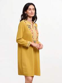 Miaspire 花卉刺繡缺口領洋裝