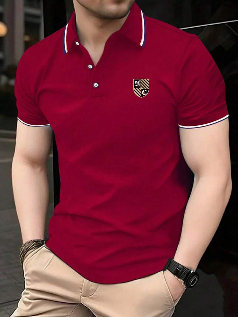 Chemise polo à col boutonné bordeaux pour homme avec imprimé écusson - Rouge foncé - Voir 1