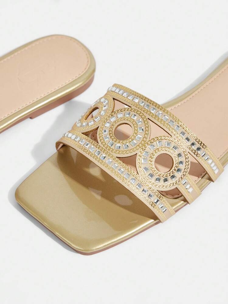 CUCCOO TILAWA Women's Red Fashion Metal Buckle Flat Sandals