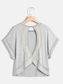 SHEIN Essnce Camiseta Casual Confortável Solta de Manga Curta Cinza com Decote Nas Costas para Mulheres Plus Size, Verão para Mulheres, Blusas para Sair, Y2k, Mulheres em Concerto, Top com Decote Nas Costas, Streetwear