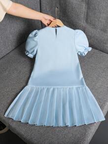 Vestido mini plisado con lazo y textura de color liso de manga corta para niñas preadolescentes, adecuado para verano, vacaciones, viajes