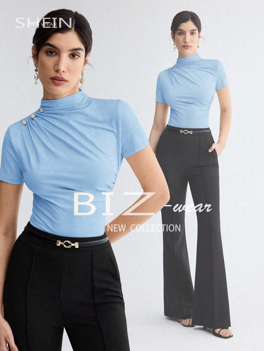 BizChic Áo thun nữ tay ngắn xếp ly màu trơn thanh lịch, hàng mới về, đa năng cho việc đi làm trong thành phố hiện đại, mặc hàng ngày, phong cách retro lãng mạn thập niên 90, phù hợp cho Giáng sinh, Năm mới, Ngày Valentine, tiệc tùng, đi biển, lễ tốt nghiệp, thời trang, lễ hội, kỳ nghỉ, khách dự đám cưới, bữa ăn trưa, sân bay, nhiều dịp khác nhau. - Màu xanh nhạt - Xem 1