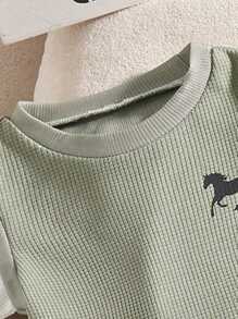 SHEIN Playful Pals Set de 3 piezas para bebé/niño pequeño de verano con cuello redondo 2 en 1 top y shorts con gorro, de tela tipo gofre, adecuado para juego diario al aire libre, escuela, vacaciones, estilo elegante, apto para ocio familiar, deportes y reuniones