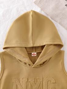 SHEIN 2 件套年轻男孩咖啡色连帽无袖背心和短裤休闲运动装，春夏 - 卡其色 - 查看 4