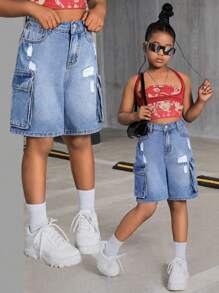 SHEIN Tween 女童 Y2K 春夏翻盖口袋侧破洞磨边宽松直筒牛仔裤短裤，女童夏装演唱会服装街头服装 - 中等水洗藍 - 查看 1