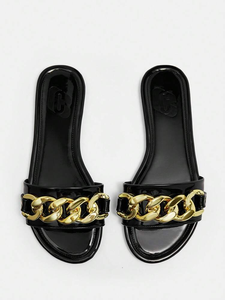 CUCCOO CURVES Wide Fit Women Flat Sandals, Round Toe, Black Patent Leather Chain Strap , Casual/Beach/Daily Wear