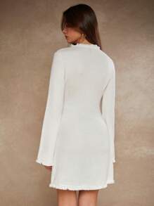 COSMINA Jednokolorowa damska sukienka mini z długim rękawem i frędzlami