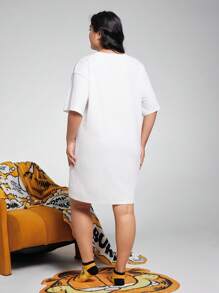 GARFIELD | SHEIN Plus Size Crew Neck Cartoon & Letter Print Short Sleeve Nightgown, Moo Moo Night Dress - White - View 2