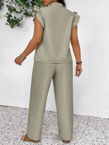 SHEIN Frenchy Set de 2 piezas de ropa casual para mujer de talla grande, que incluye una camisa de manga corta y pantalones de unicolor