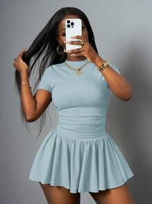 Slaydiva 春夏新款休闲基础款运动风简约圆领短袖两面褶短T恤+摆伞裙两边短款前后中长款浅灰色罗纹针织面料女两件套夏季套装 - 藍色 - 查看 3