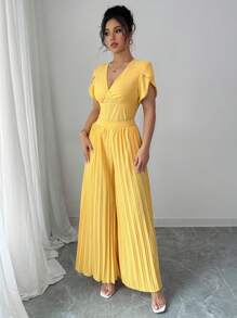 Breezaya 2pcs Set: Sexy V-Neck Ruffle Sleeve Blouse And High Waist Pleated Casual Pants - Yellow - View 3