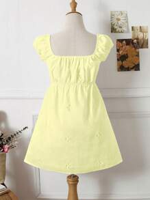 SHEIN Unity Váy ngắn đi nghỉ cổ vuông xếp ly buộc phía trước khoét sâu thêu hoa - Màu vàng - Xem 2