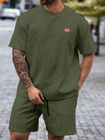 Manfinity Homme Conjunto de camiseta de manga corta de cuello redondo y pantalones cortos texturizados de talla grande para hombre, informal, cómodo, para el verano