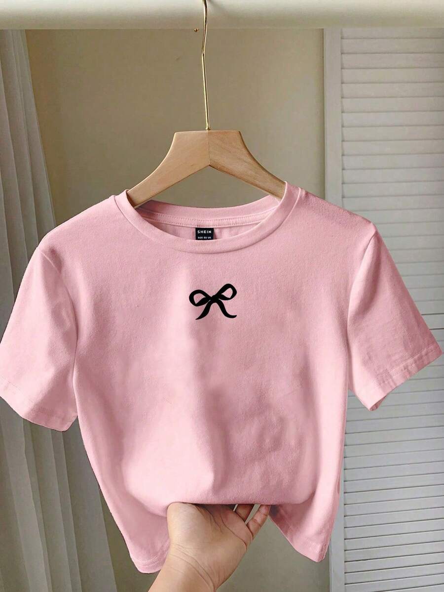 SHEIN EZwear 女士休闲简约蝴蝶结装饰可爱图案圆领短袖短款修身 T 恤，上衣适合夏季 - 淺粉色 - 查看 1