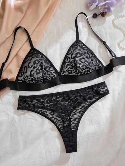 Set de lencería de 2 piezas con sujetador bralette sin aros y panty de malla con forma de corazón transparente, diseño sexy para el Día de San Valentín