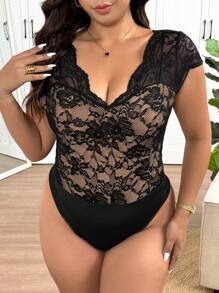 SHEIN Frenchy Bodysuit renda hitam ukuran plus dengan lengan pendek dan leher V dalam untuk tampilan yang menawan. - Hitam - View 3